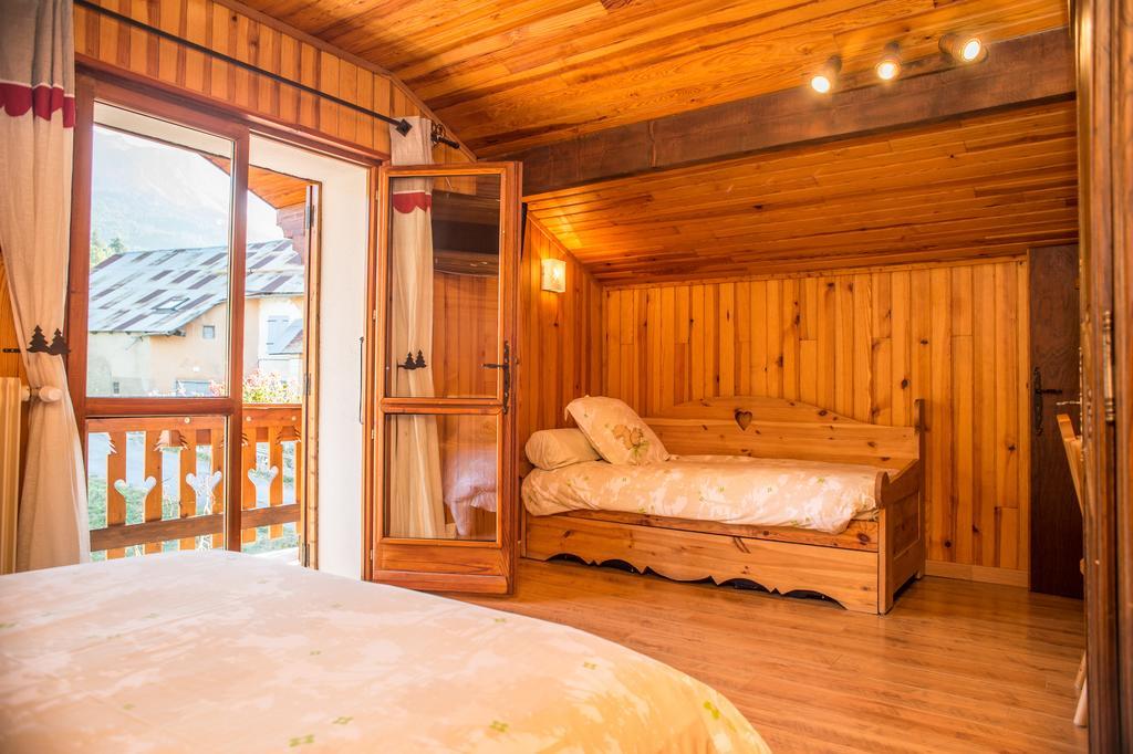B&B Chalet La Providence Le Sauze Oda fotoğraf